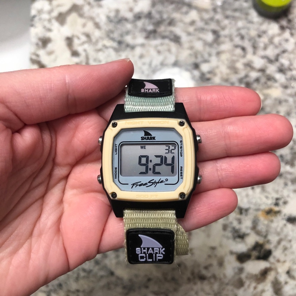 Shark Watch Free Style Clip (Green Tea)